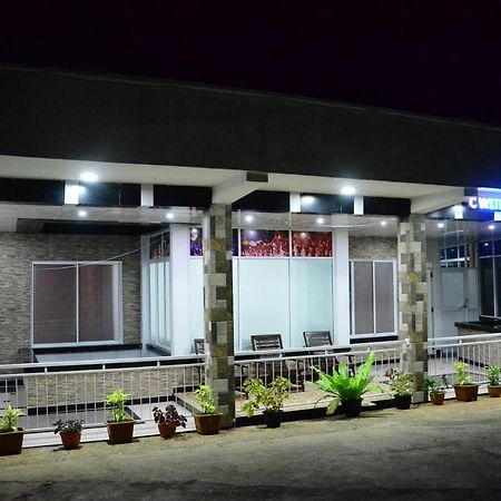 Kandyan Holiday Center And Kandyan Feel Free Homestay Dış mekan fotoğraf