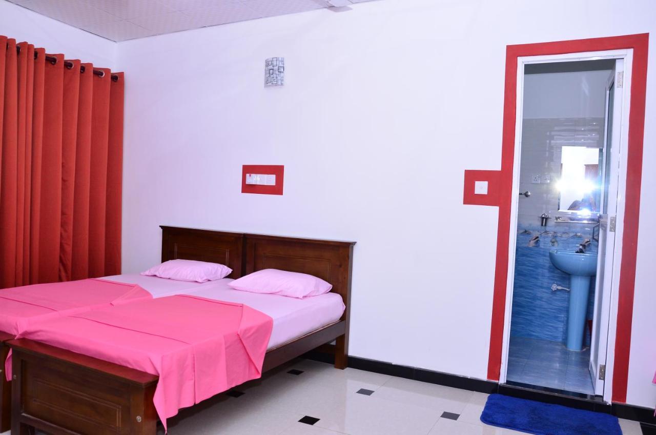 Kandyan Holiday Center And Kandyan Feel Free Homestay Dış mekan fotoğraf