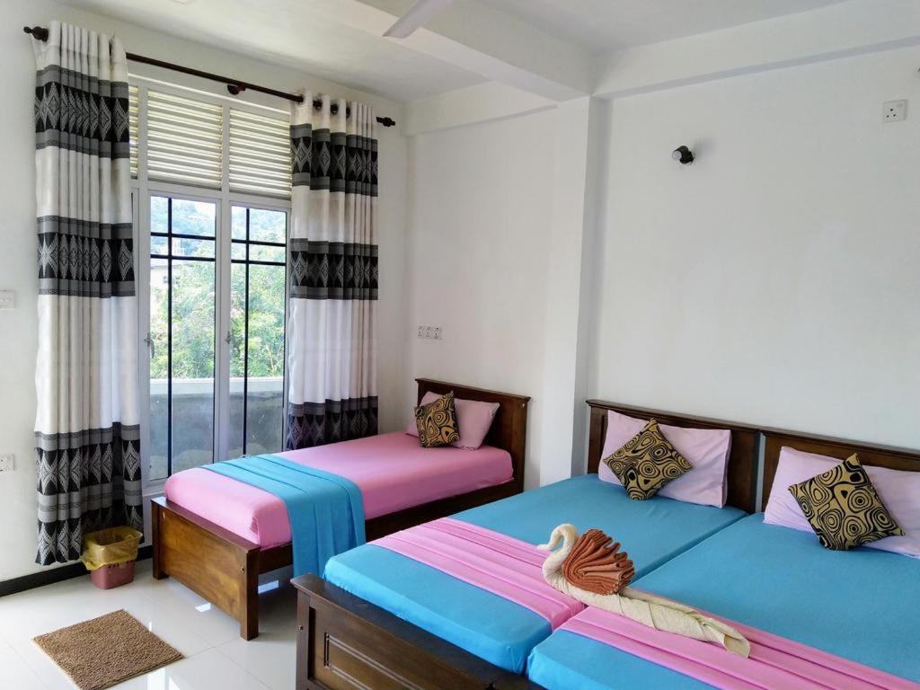 Kandyan Holiday Center And Kandyan Feel Free Homestay Dış mekan fotoğraf