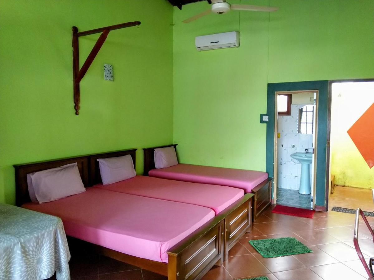 Kandyan Holiday Center And Kandyan Feel Free Homestay Dış mekan fotoğraf